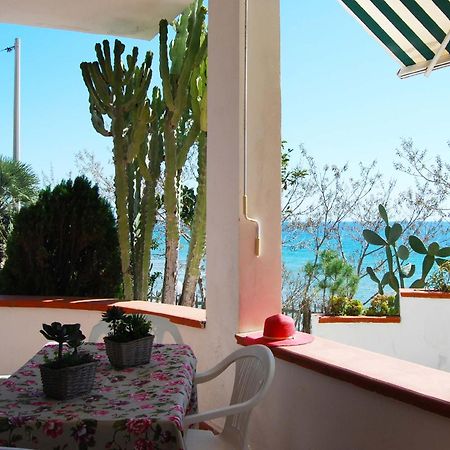 Appartamento In Villa Direttamente Sul Mare-Villa Rubino Isola di Isola di Capo Rizzuto Exterior foto
