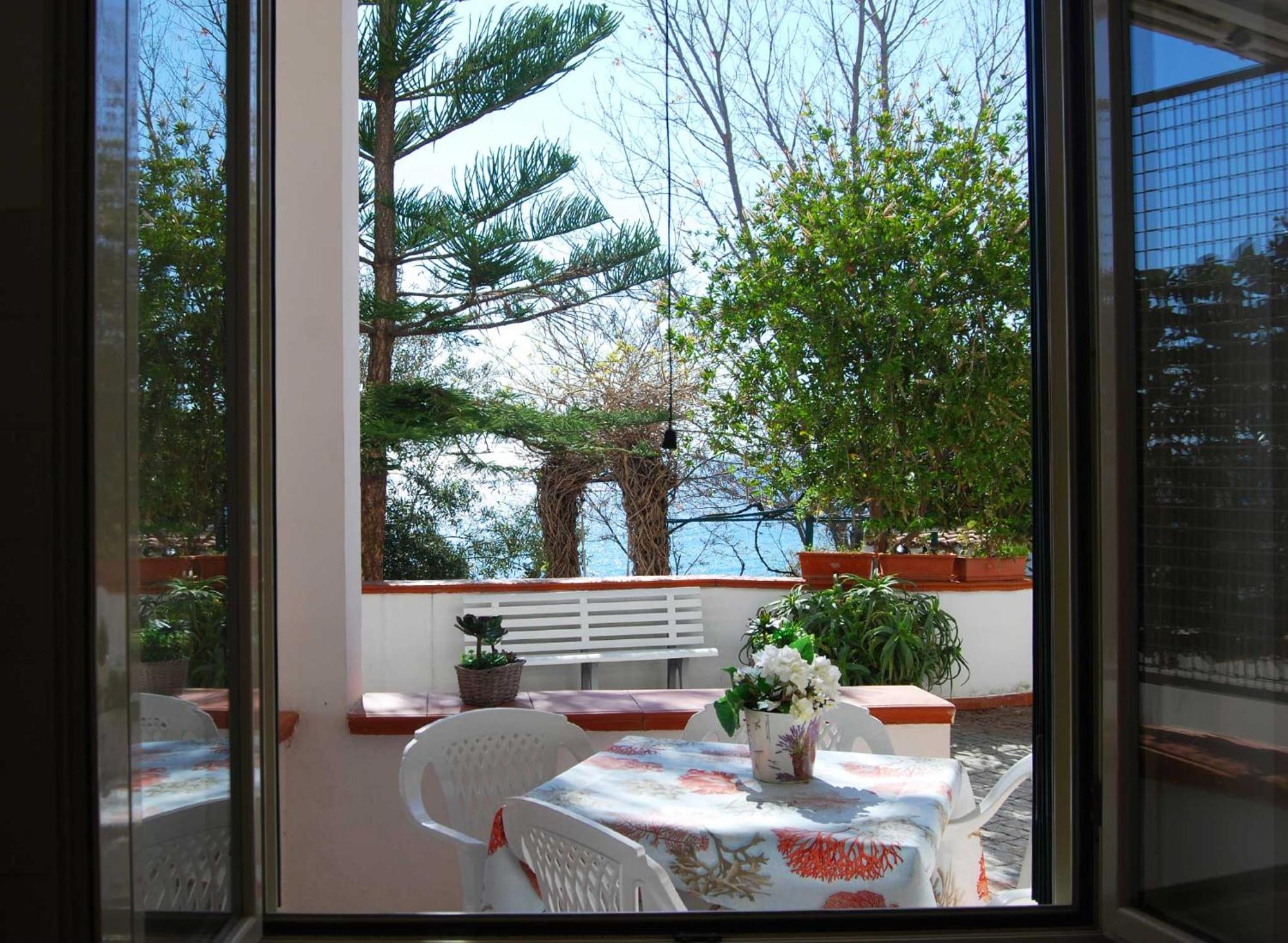 Appartamento In Villa Direttamente Sul Mare-Villa Rubino Isola di Isola di Capo Rizzuto Exterior foto